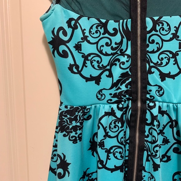 Women’s dress - Picture 8 of 8